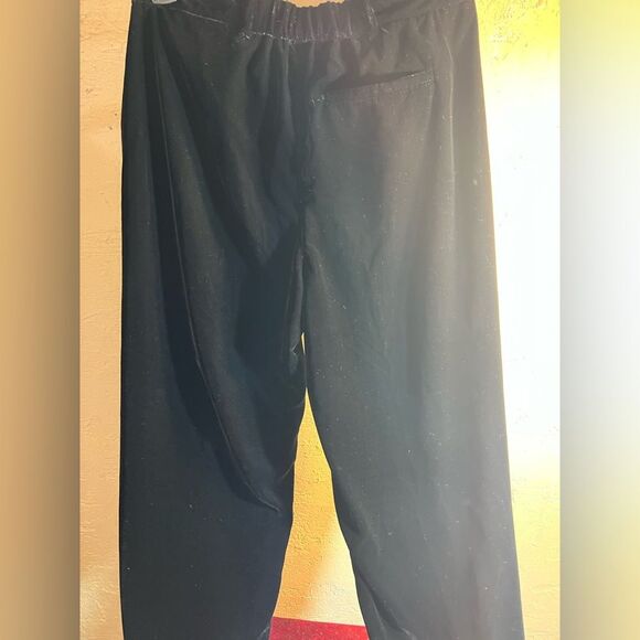 Velvet wide leg pants, black, pockets,back pocket, great preloved condition - Picture 14 of 15